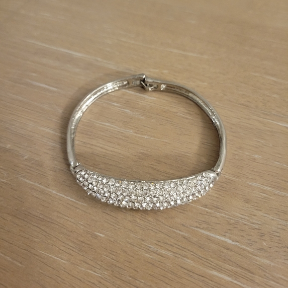 Necklace and Bracelets - Picture 4 of 8